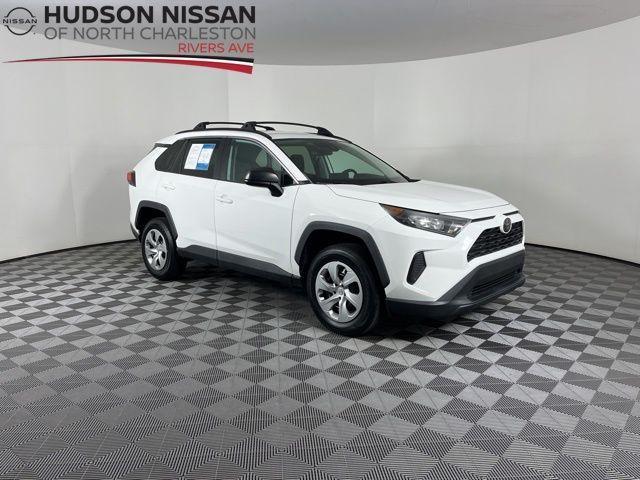 Photo of 2019 Super White Toyota RAV4