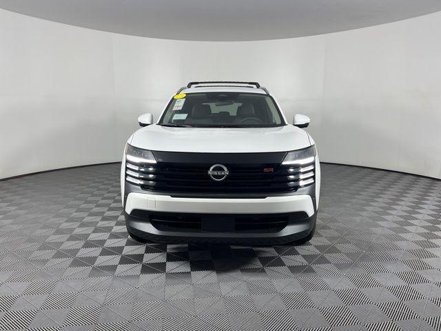 Photo of 2025 Aspen White Tri Nissan Kicks