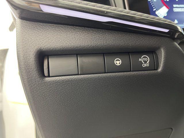 Photo of 2025 Aspen White Tri Nissan Kicks