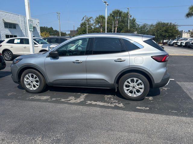 Photo of 2023 Silver Metallic Ford Escape