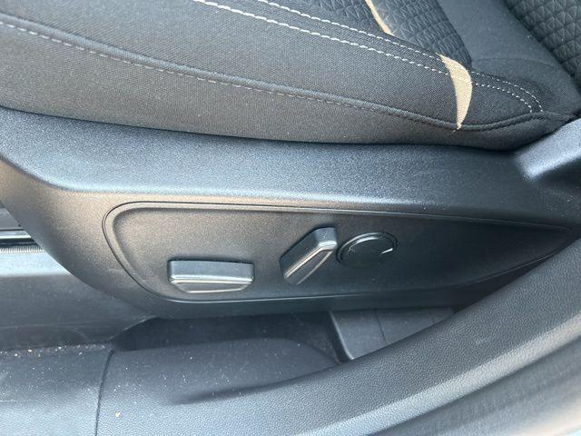Photo of 2023 Silver Metallic Ford Escape