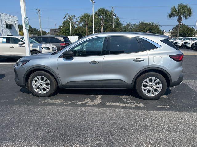 Photo of 2023 Silver Metallic Ford Escape