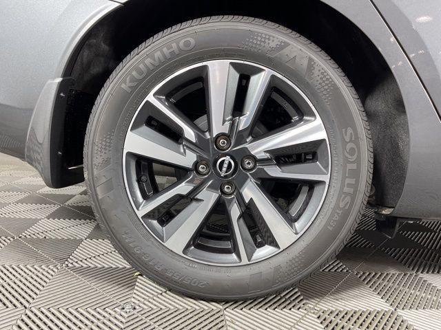 Photo of 2025 Gun Metallic Nissan Versa