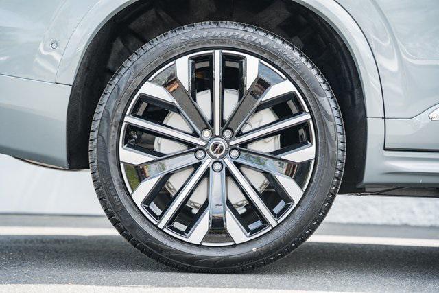 Photo of 2025 Vapour Grey Metallic Volvo XC90 Plug-In Hybrid