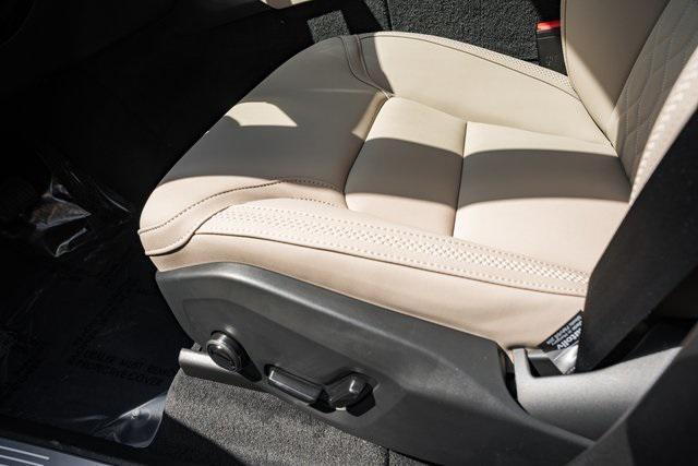Photo of 2025 Vapour Grey Metallic Volvo XC90 Plug-In Hybrid