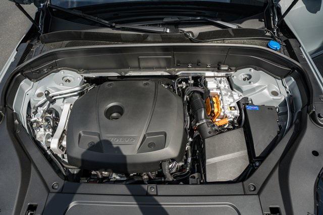 Photo of 2025 Vapour Grey Metallic Volvo XC90 Plug-In Hybrid