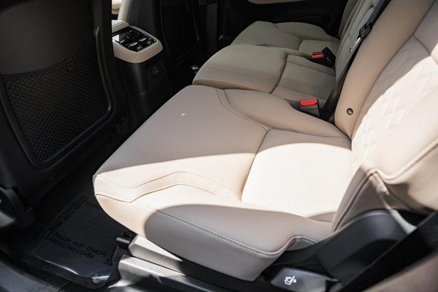 Photo of 2025 Vapour Grey Metallic Volvo XC90 Plug-In Hybrid