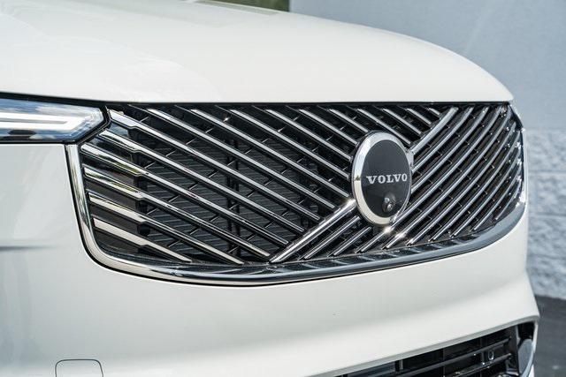 Photo of 2025 Vapour Grey Metallic Volvo XC90 Plug-In Hybrid