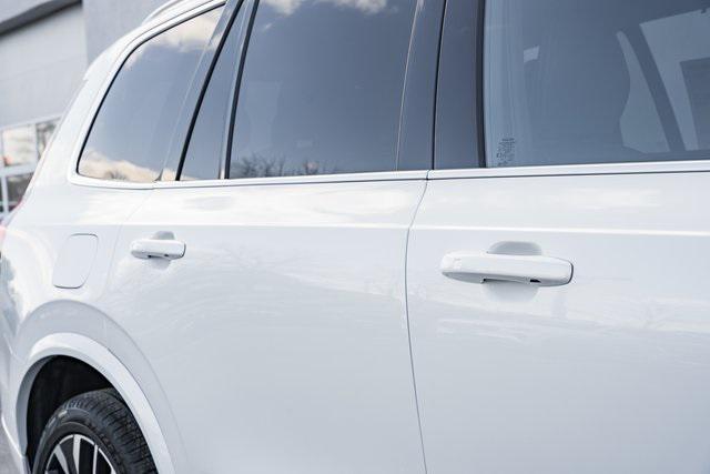 Photo of 2025 Crystal White Pearl Volvo XC90