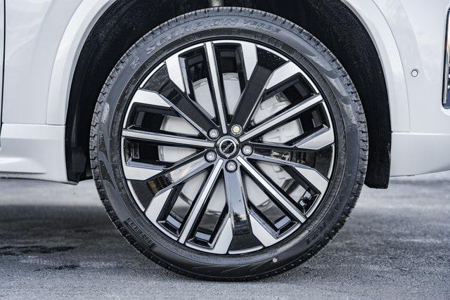 Photo of 2025 Crystal White Pearl Volvo XC90