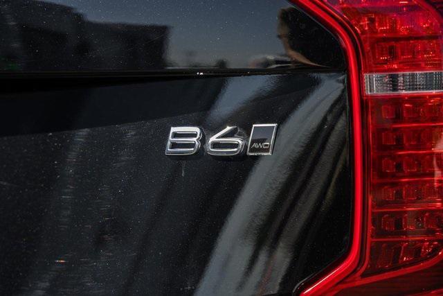 Photo of 2024 Onyx Black Metallic Volvo XC90