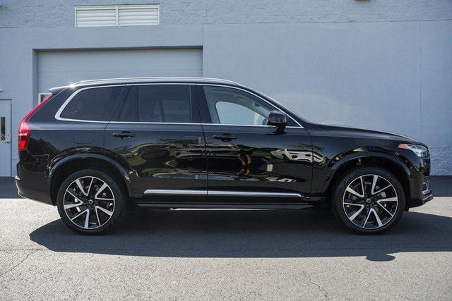Photo of 2024 Onyx Black Metallic Volvo XC90