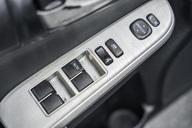 Photo of 2014 Attitude Black Metallic Toyota Camry