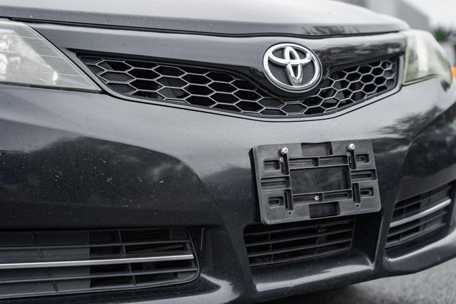 Photo of 2014 Attitude Black Metallic Toyota Camry