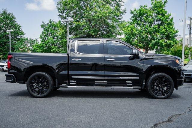 Photo of 2023 Black Chevrolet Silverado 1500