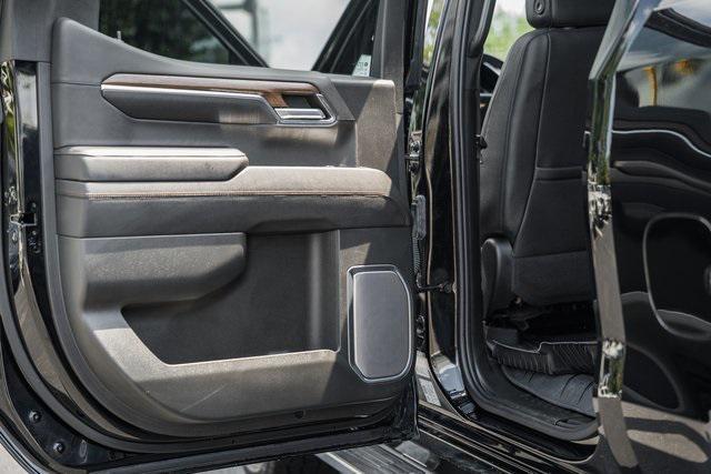 Photo of 2023 Black Chevrolet Silverado 1500