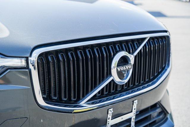 Photo of 2020 Pine Grey Metallic Volvo XC60