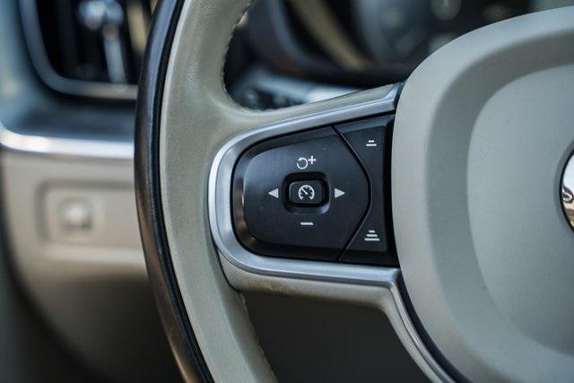 Photo of 2020 Pine Grey Metallic Volvo XC60