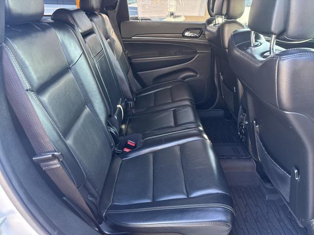 Photo of 2021 Bright White Clearcoat Jeep Grand Cherokee