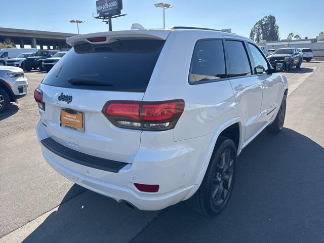 Photo of 2021 Bright White Clearcoat Jeep Grand Cherokee