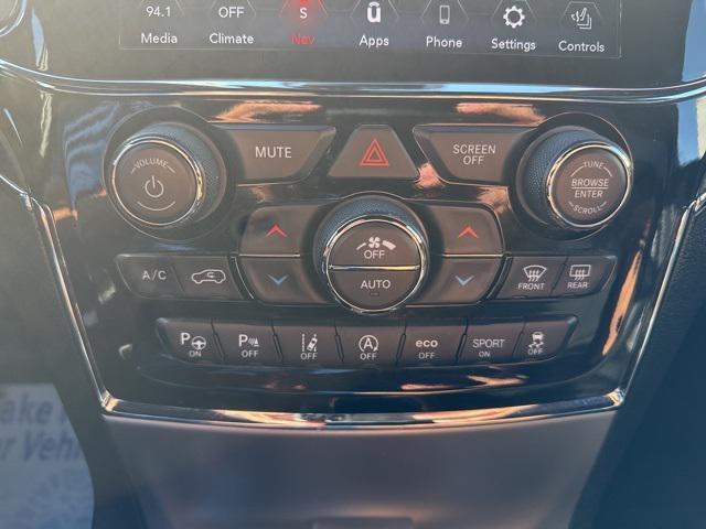 Photo of 2021 Bright White Clearcoat Jeep Grand Cherokee