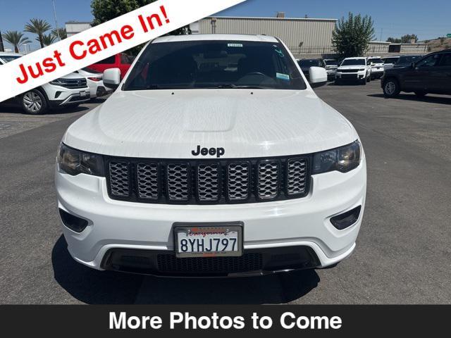 Photo of 2021 Bright White Clearcoat Jeep Grand Cherokee