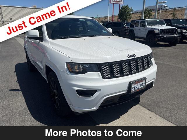 Photo of 2021 Bright White Clearcoat Jeep Grand Cherokee