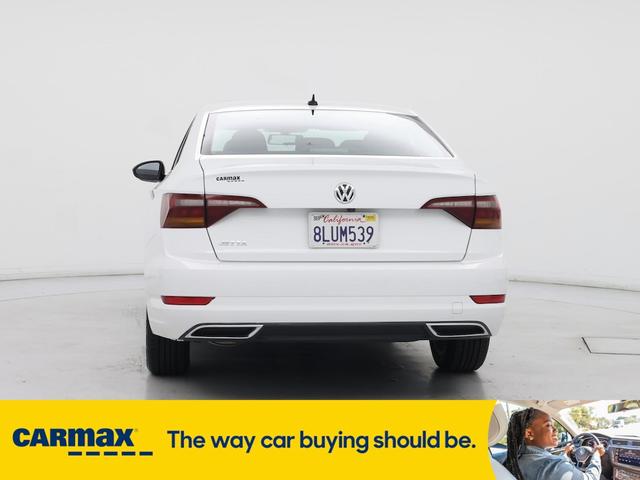 Photo of 2019 White Volkswagen Jetta