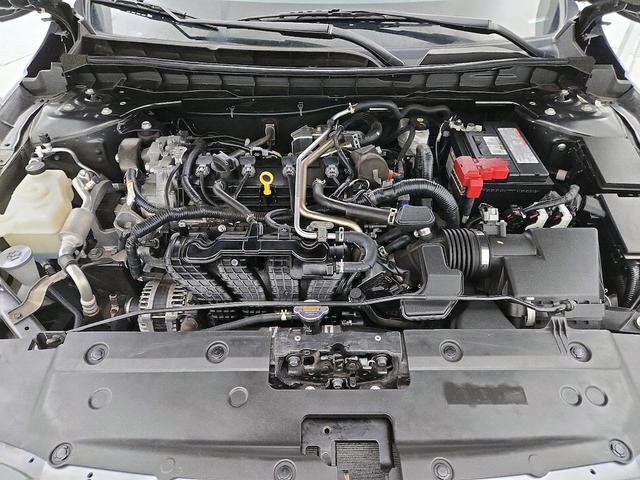 Photo of 2021 Gray Nissan Altima