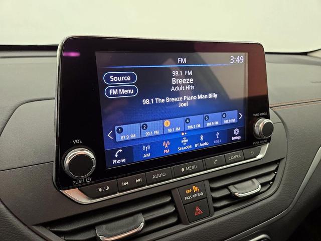 Photo of 2021 Gray Nissan Altima