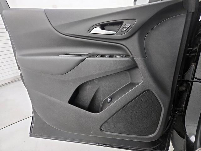 Photo of 2023 Black Chevrolet Equinox