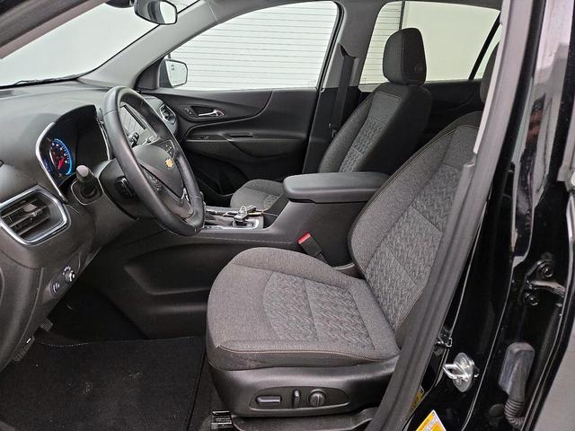 Photo of 2023 Black Chevrolet Equinox