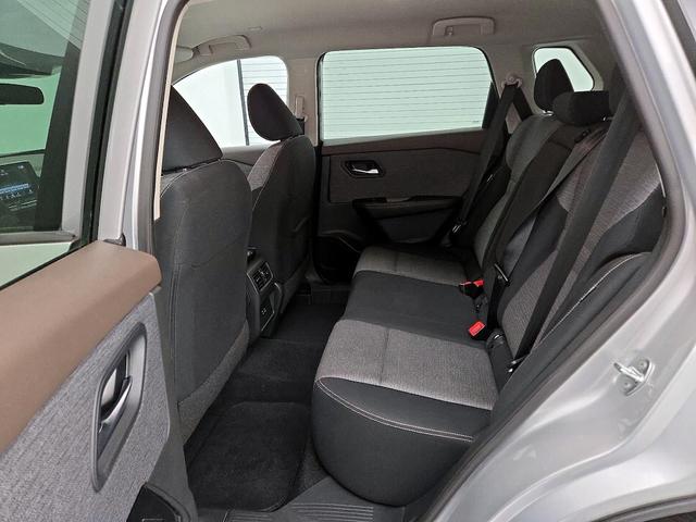 Photo of 2023 Silver Nissan Rogue