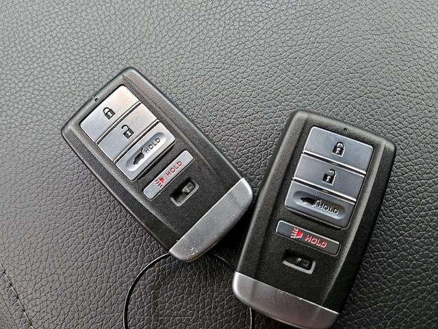 Photo of 2014 Gray Acura MDX