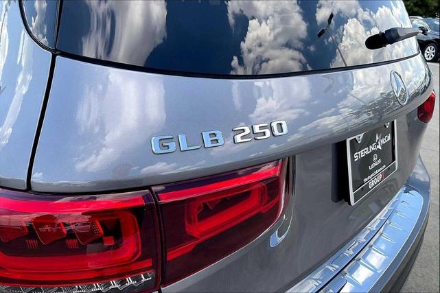 Photo of 2022 Mountain Grey Metallic Mercedes-Benz GLB 250