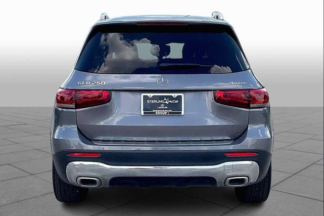 Photo of 2022 Mountain Grey Metallic Mercedes-Benz GLB 250
