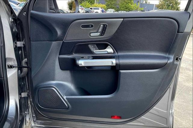 Photo of 2022 Mountain Grey Metallic Mercedes-Benz GLB 250