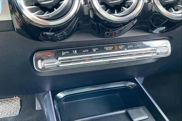 Photo of 2022 Mountain Grey Metallic Mercedes-Benz GLB 250