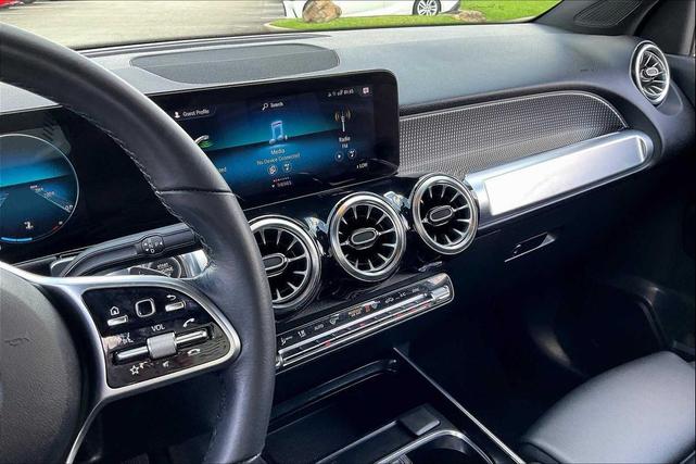 Photo of 2022 Mountain Grey Metallic Mercedes-Benz GLB 250
