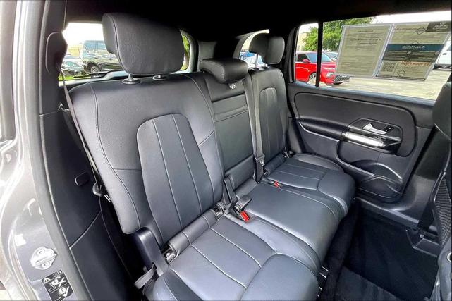 Photo of 2022 Mountain Grey Metallic Mercedes-Benz GLB 250