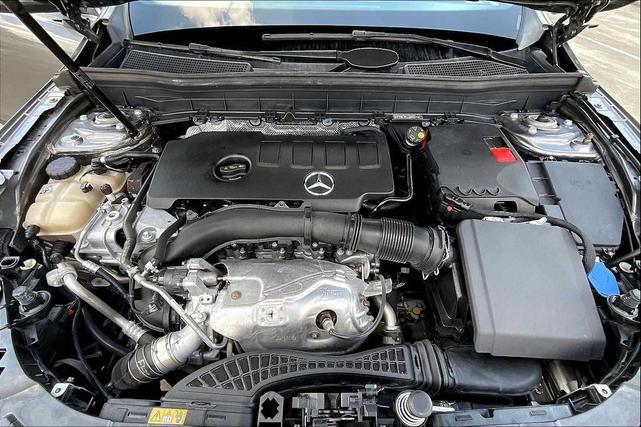 Photo of 2022 Mountain Grey Metallic Mercedes-Benz GLB 250