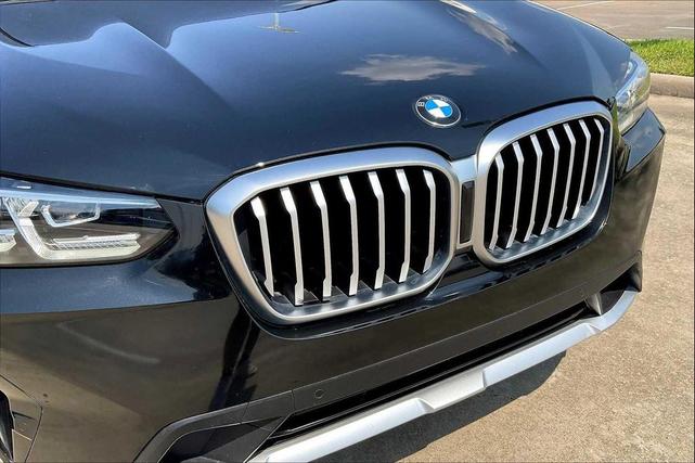 Photo of 2022 Black Sapphire Metallic BMW X3