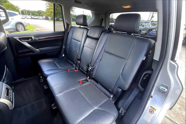 Photo of 2016 Silver Lining Metallic Lexus GX 460