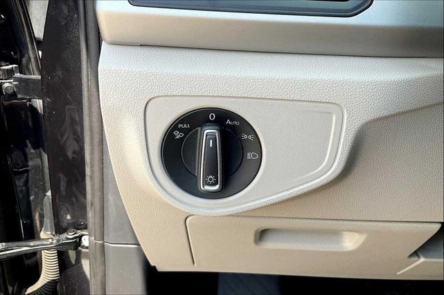 Photo of 2021 Deep Black Pearl Volkswagen Atlas