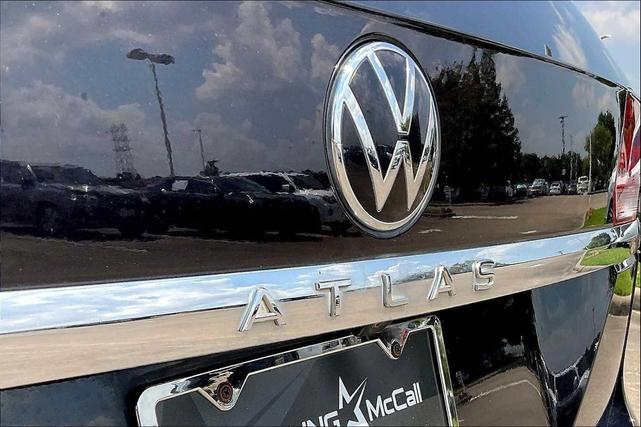Photo of 2021 Deep Black Pearl Volkswagen Atlas