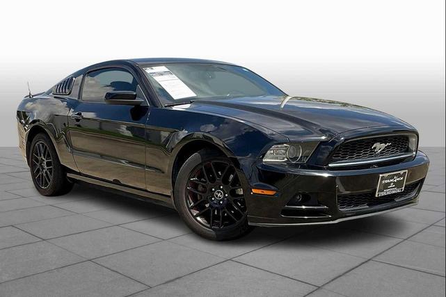 Photo of 2014 Black Ford Mustang