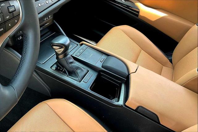 Photo of 2022 Cloudburst Gray Lexus ES 350