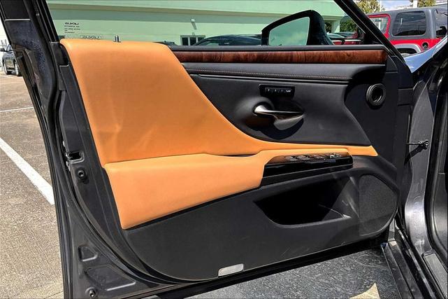 Photo of 2022 Cloudburst Gray Lexus ES 350