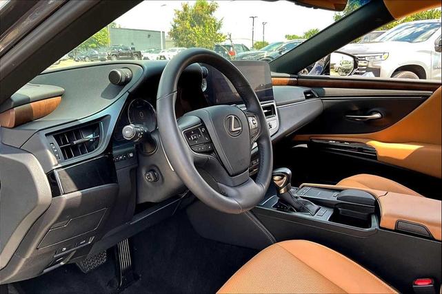 Photo of 2022 Cloudburst Gray Lexus ES 350