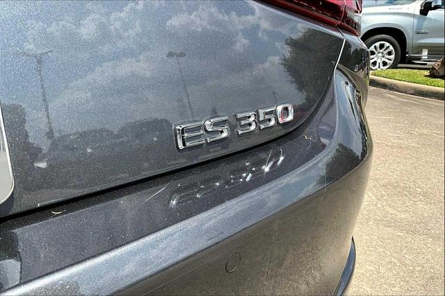 Photo of 2022 Cloudburst Gray Lexus ES 350